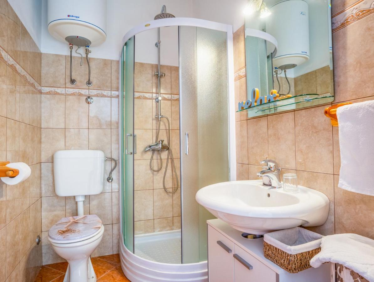 Sveti Lovreč Pazenatički Lavanda Apartments & Room מראה חיצוני תמונה